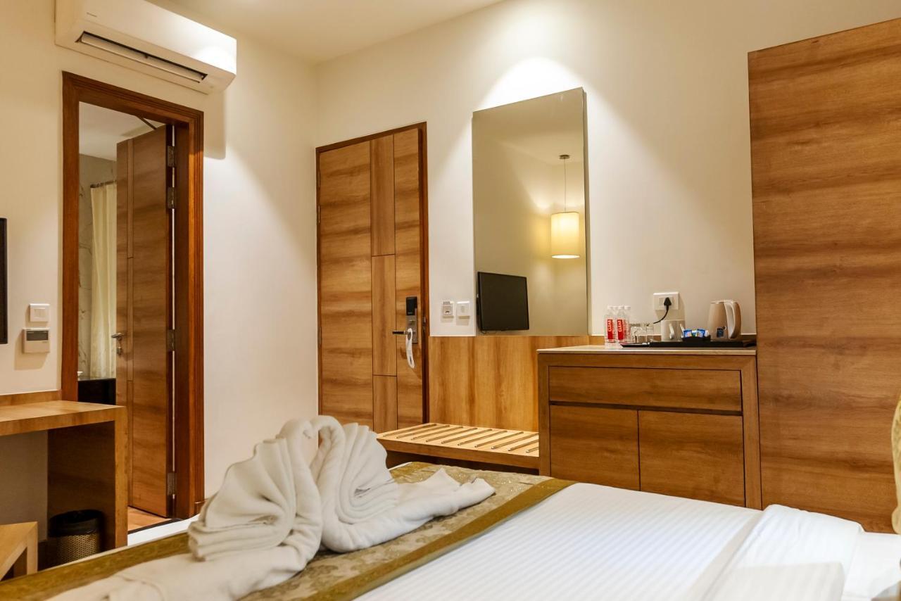 Celebrant Hotel Варанаси Экстерьер фото